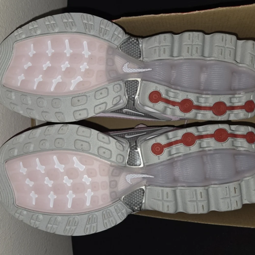 Nike Airmax DN Pink/ Gray running Shoes size 6y = 7.5‎ womens conversion
